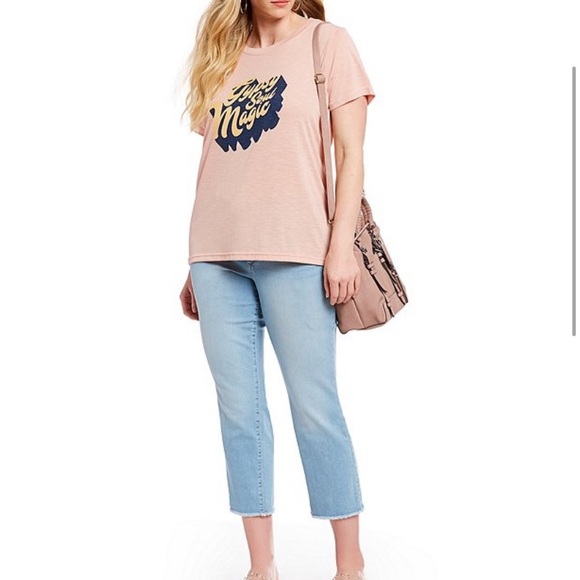 Jessica Simpson plus size tie-side graphic tee - Picture 2 of 6